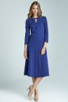 Sukienka z subtelnym pęknięciem na dekolcie i asymetrycznym marszczeniem - niebieski - S68